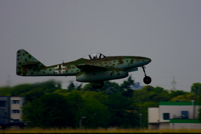 Illustration for article titled Me-262: The First Jet Fighter To Make a Diffrence